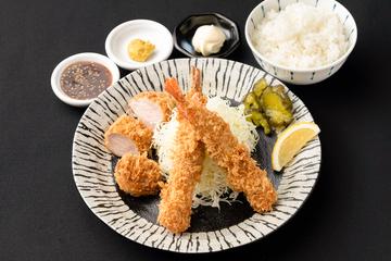 【ご飯またはキャベツ大盛り無料！】ヒレかつ×肉巻きエビフライ弁当