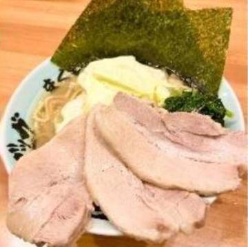 家系 塩豚骨ラーメン チャーシュー増し