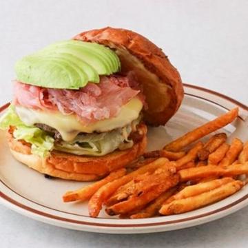 アボカドモッツァレラ生ハムバーガー