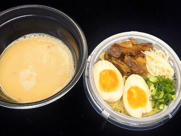 店内仕込み・本格・豚骨油ラーメン