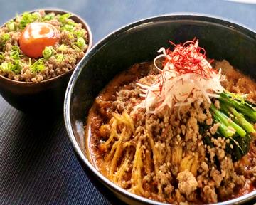 担々麺とミニそぼろ丼セット