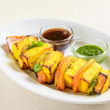 パニールティッカ 【自家製チーズの炭火焼】Paneer Tikka