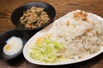 メガガパオライス
