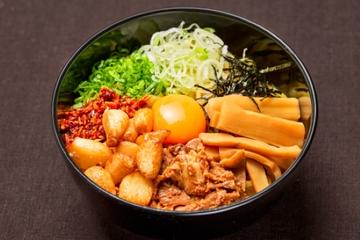 ニンニクMAX！全乗せデラックス油そば