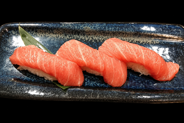 本マグロ中とろ三貫
