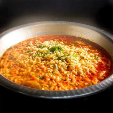韓国ラーメン定食 たまご入り！