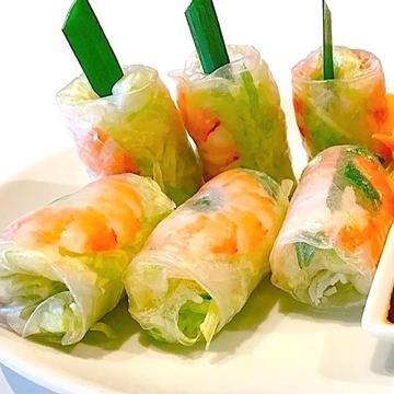 海老と豚肉の生春巻き(3本カット)/Goicuon tom thit(3P)