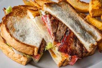 【BLT】自家製ベーコンBLT with french fries