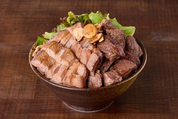 厚切り牛タン＆カットステーキの相盛りステーキ丼(200g) Beef Tongue ＆ Cut Beef Steak Bowl