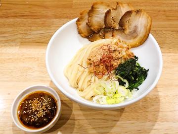 汁無し豚叉焼坦々麺(特製そぼろ・ほうれん草・薬味葱・フライドオニオン・白胡麻・糸唐辛子・特製豚叉焼4枚)