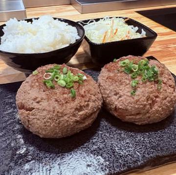 特選黒毛和牛ハンバーグ弁当(Wサイズ320g)※大盛ライス・サラダつき