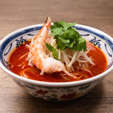 海老の旨みがはみ出てるトムヤムクンフォー
