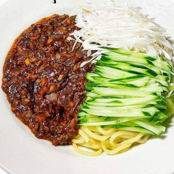 ジャージャー麺