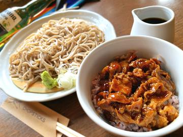 カルビ丼ともり蕎麦のセット