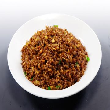 黒チャーハン