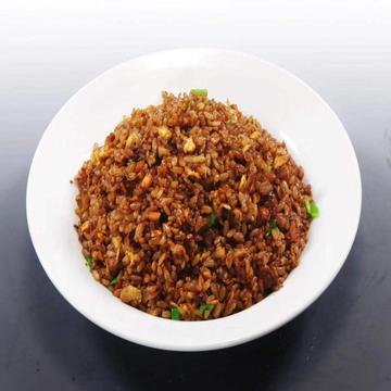 黒チャーハン