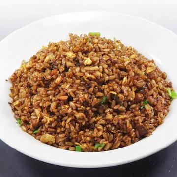 黒チャーハン