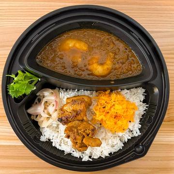 2種カレープレート弁当(チキンコルマとエビカレー)