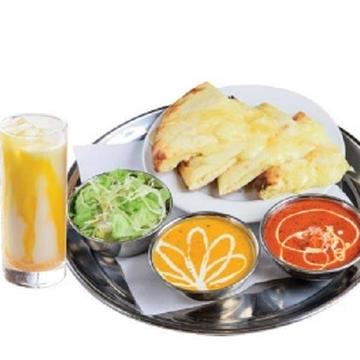 2カレーチーズナンラッシーサラダ付きセット2 curry cheese nan salad lassi set