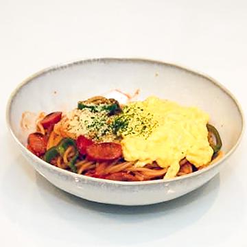 ナポリタンスパゲッティ 玉子のせ