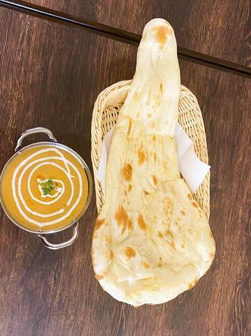 チキンカレーとナンセット