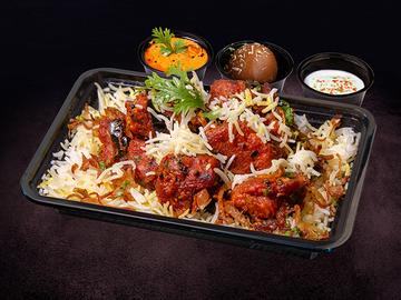 チキンビリヤニデザートグリーンサラダChicken biryani dessert green salad