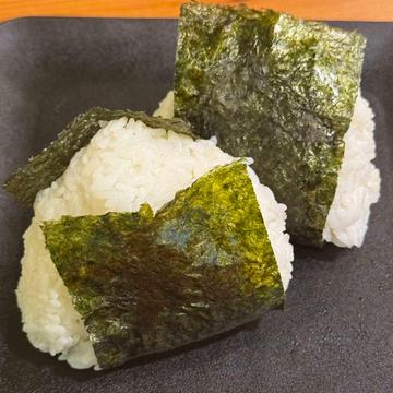おにぎり(2個)梅・味噌汁付き