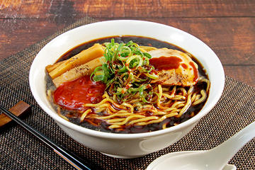 激辛富山ブラックラーメン