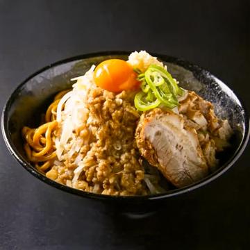 濃厚背脂 豚骨醤油【温玉付きまぜそば】