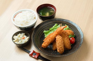 ミックスフライ定食
