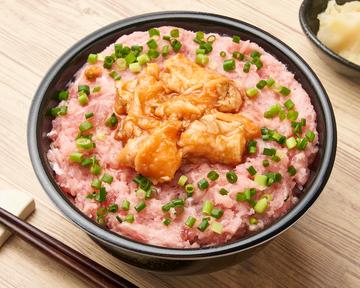 ねぎとろ漬けサーモン丼(9)