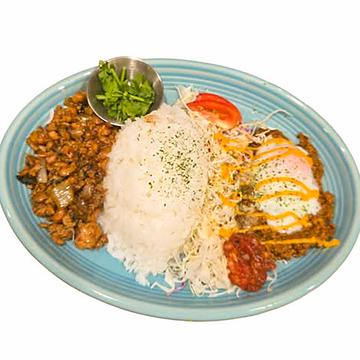 ガパオとタコライスのスペシャルワンプレート