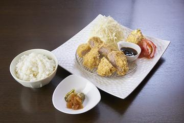 幻のくちどけ加藤ポーク上ヒレカツ定食(サラダ・お新香付き)