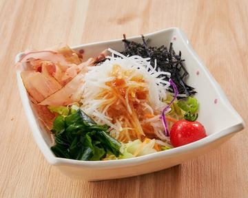 ミニ大根サラダ(玉ねぎ醤油ドレッシング)