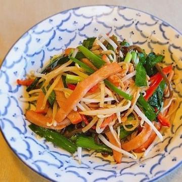 ニラと厚切りハムのタイ焼きそば パッタイ