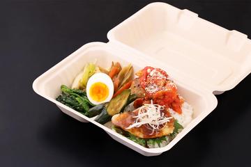 幕の内弁当(お肉とお魚の日替わり)
