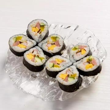 キンパ(韓国海苔巻き) Kimbap (Korean Maki Roll)