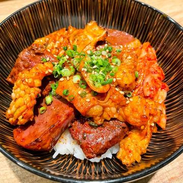 【menu限定】激辛ホルモン丼
