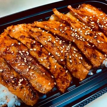 炭火焼き豚カルビ弁当