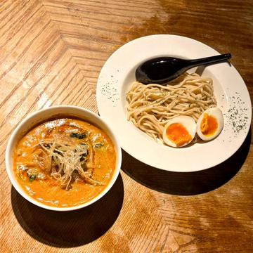 煮卵胡麻坦々つけ麺