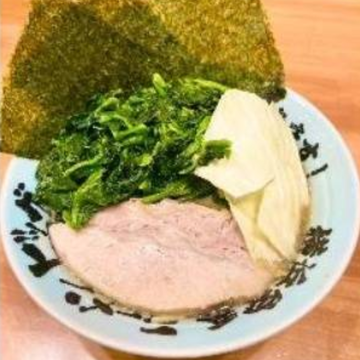 家系 豚骨醤油ラーメン ほうれん草増し