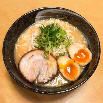 半熟卵とんこつラーメン