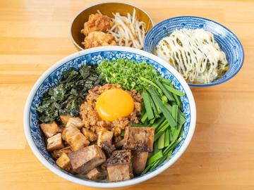 台湾まぜそばと高菜マヨ丼 唐揚げ2個セット