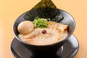 味玉こってりとんこつらぁ麺 Rich Pork Bone Ramen with Seasoned Egg