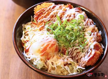 韓辛味噌マヨかつ丼
