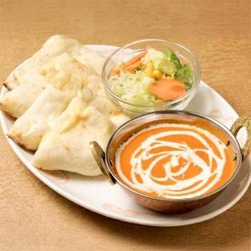 【人気のチーズナンとサラダ付き】チーズナンサラダセットCheese Nan Salad Set (withSalad)