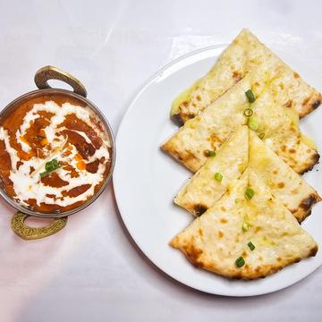 キーマカレー+チーズナン(Keema curry + cheese naan)