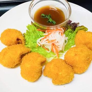 イカ唐揚げのタマリンドソース添え MC CHIN GIN ST ME