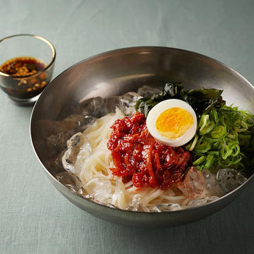 大阪鶴橋直送！糖質ゼロ麺旨辛キムチの韓国冷麺