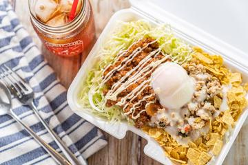 ハーフ＆ハーフタコライス(定番＆ヘルシーガパオ風)Half ＆ Half(Regular and Healthy Gapao Style TacosRice)